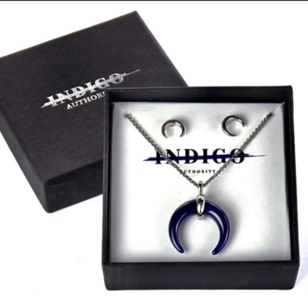 Indigo Authority Crescent Horn Necklace and Pierced Earrings Set
